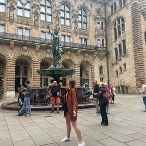 Meet your Posher, Emina